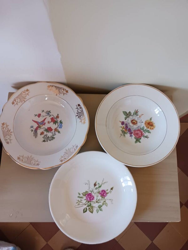 Assiettes creuses anciennes.