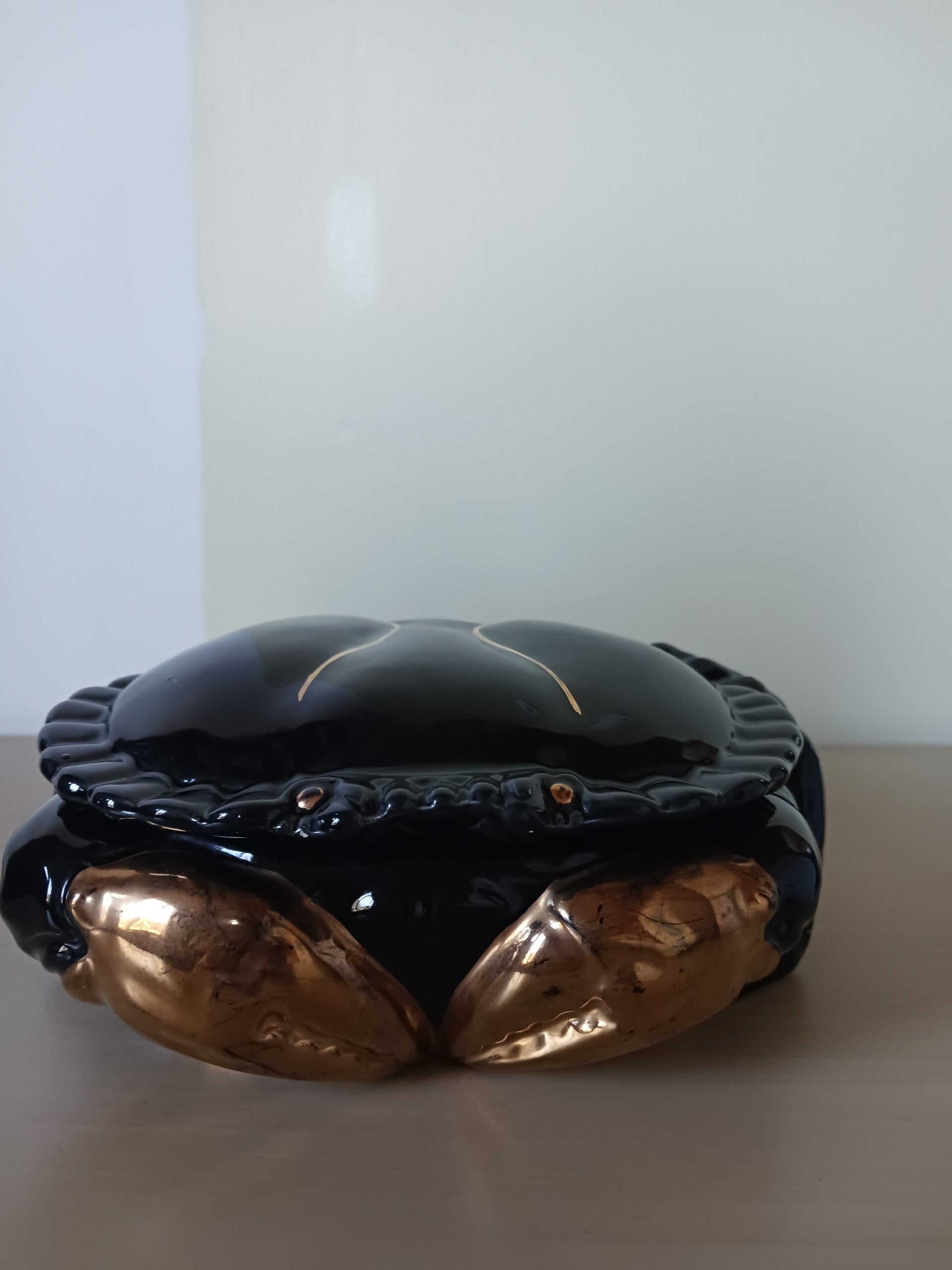 Crabe en céramique émaillée, M Caugant .