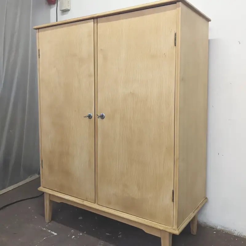 liinavaatekaapin kunnostus