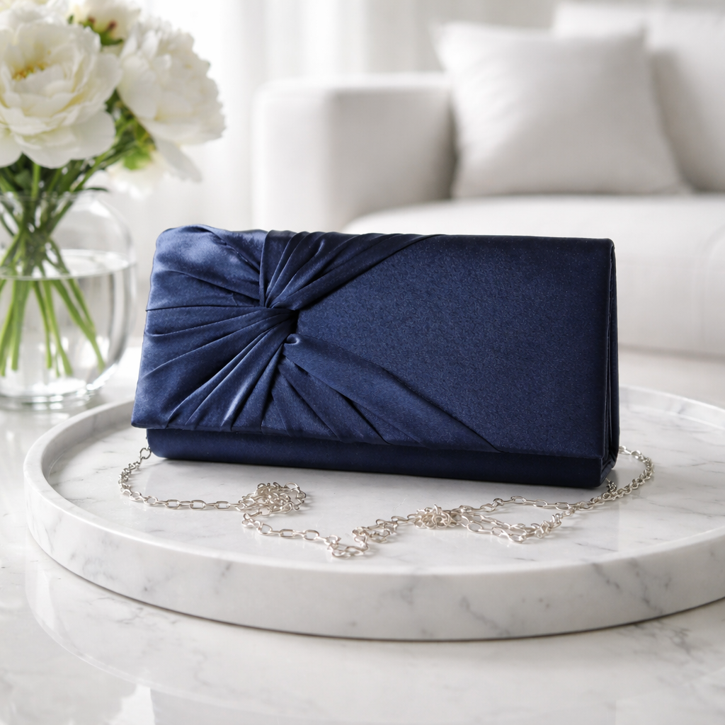 Donkerblauwe envelop clutch met Plooi – Satijnen Avondtas voor Feest of Bruiloft