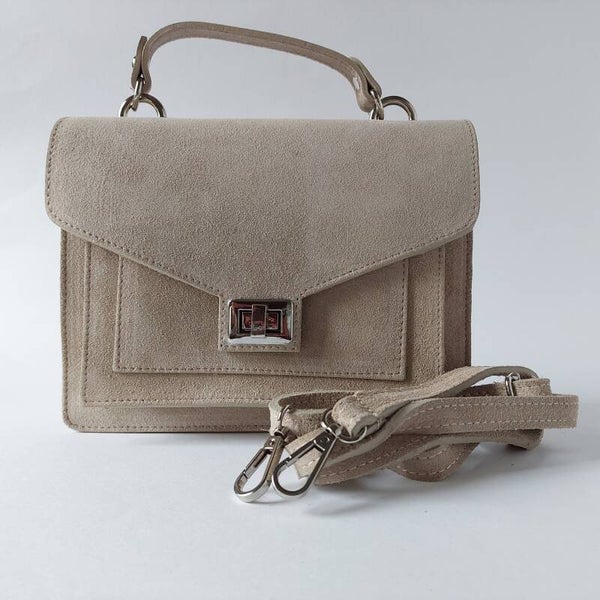 SCHOUDER/HAND TAS suede - een beauty - classic - toch vlot - draaiknop - hand gemaakt in Italië - designer - licht BEIGE