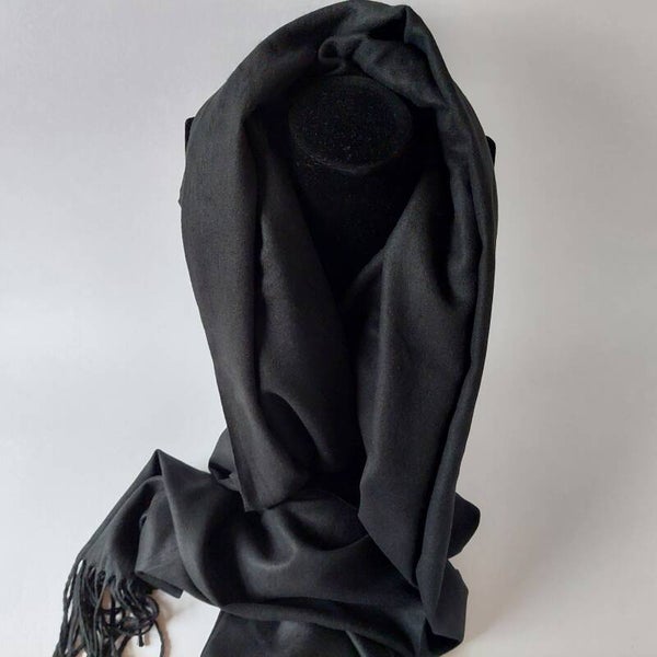 WINTER SJAAL ZWART - WOL/viscose - pracht kwaliteit - franjes - warm - past overal bij