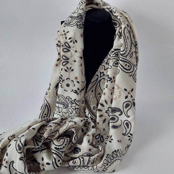 Sjaal dames - Crème – Paisley Print – Comfortabele Viscose & Wol Mix