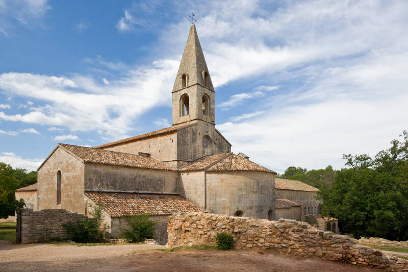Locations saisonnières Var, jacuzzi, jardin clos