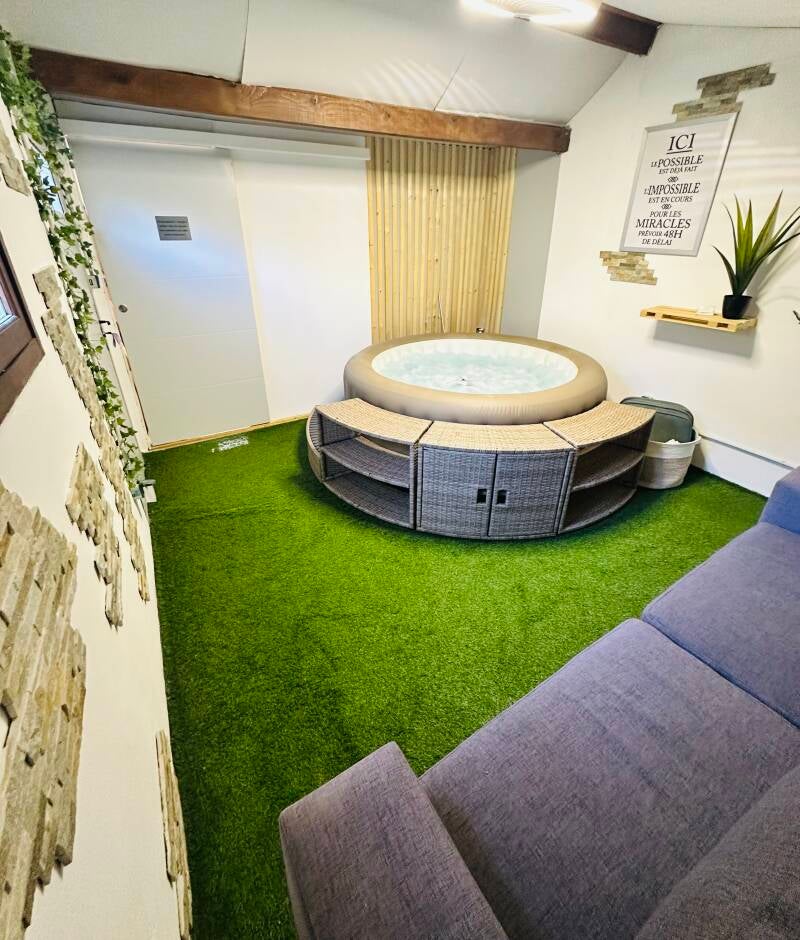 Locations saisonnières Var, jacuzzi, jardin clos