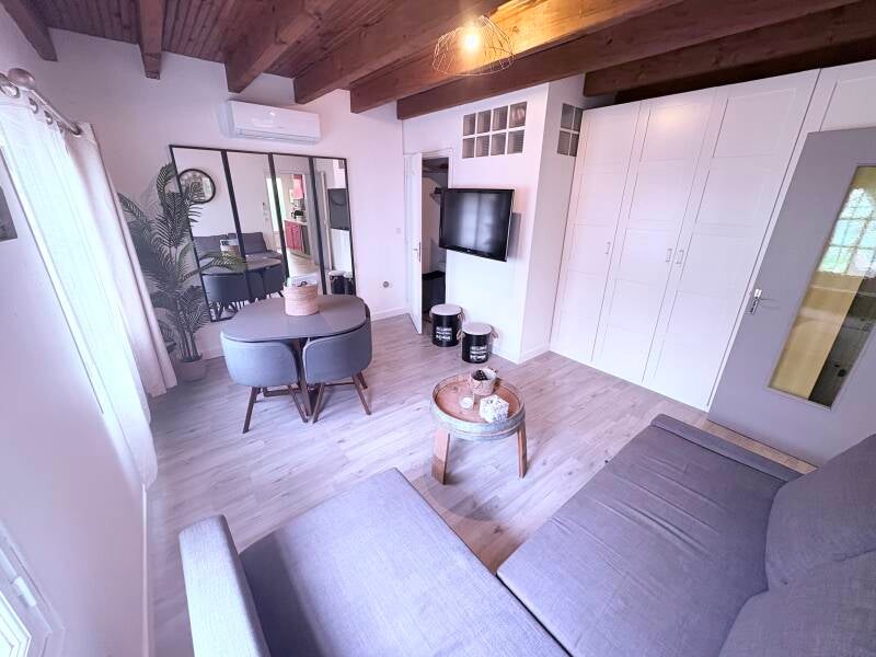 Locations saisonnières Var, jacuzzi, jardin clos