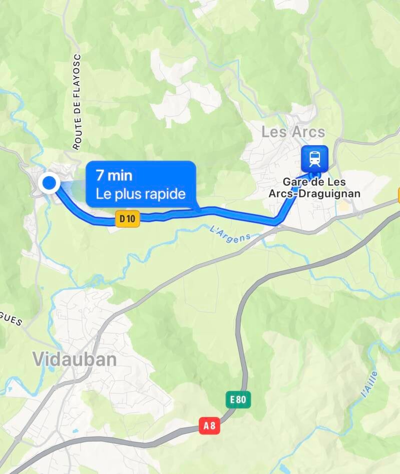 Locations saisonnières Var, jacuzzi, jardin clos