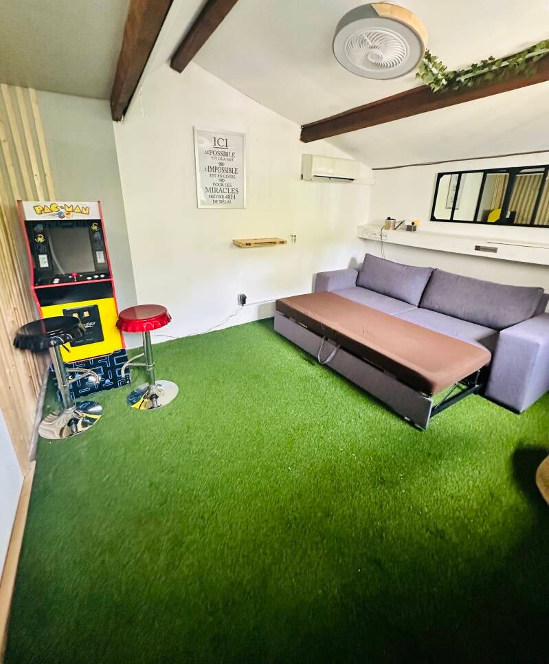 Locations saisonnières Var, jacuzzi, jardin clos