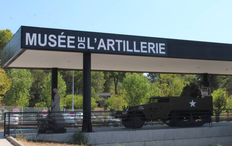 Locations saisonnières Var, jacuzzi, jardin clos