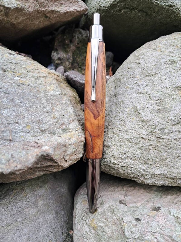 Bog Yew click pen