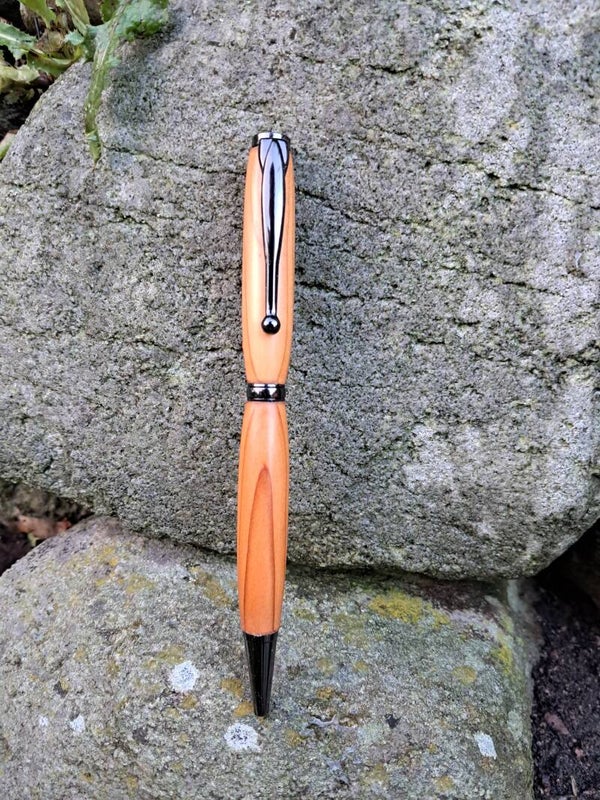 Irish Yew slimline pen