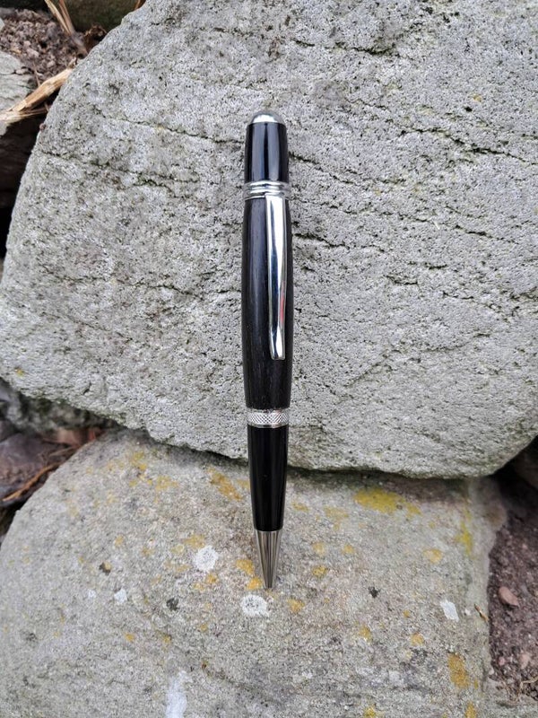 Bog Oak Twist pen
