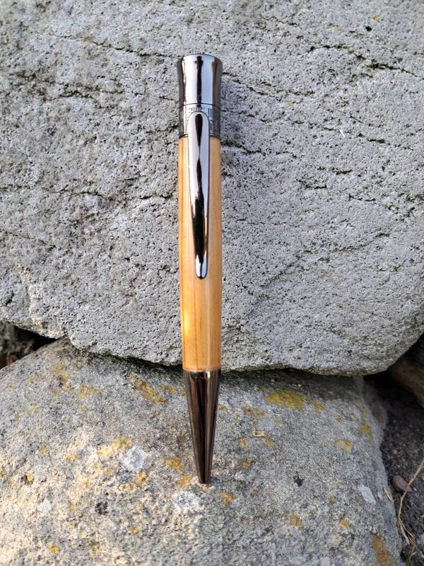 Hinoki pen