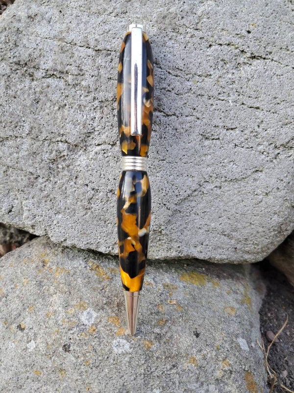 Acrylic fools gold pen
