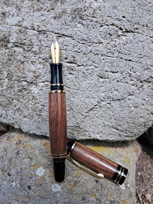 Walnut Churchill fountain pen