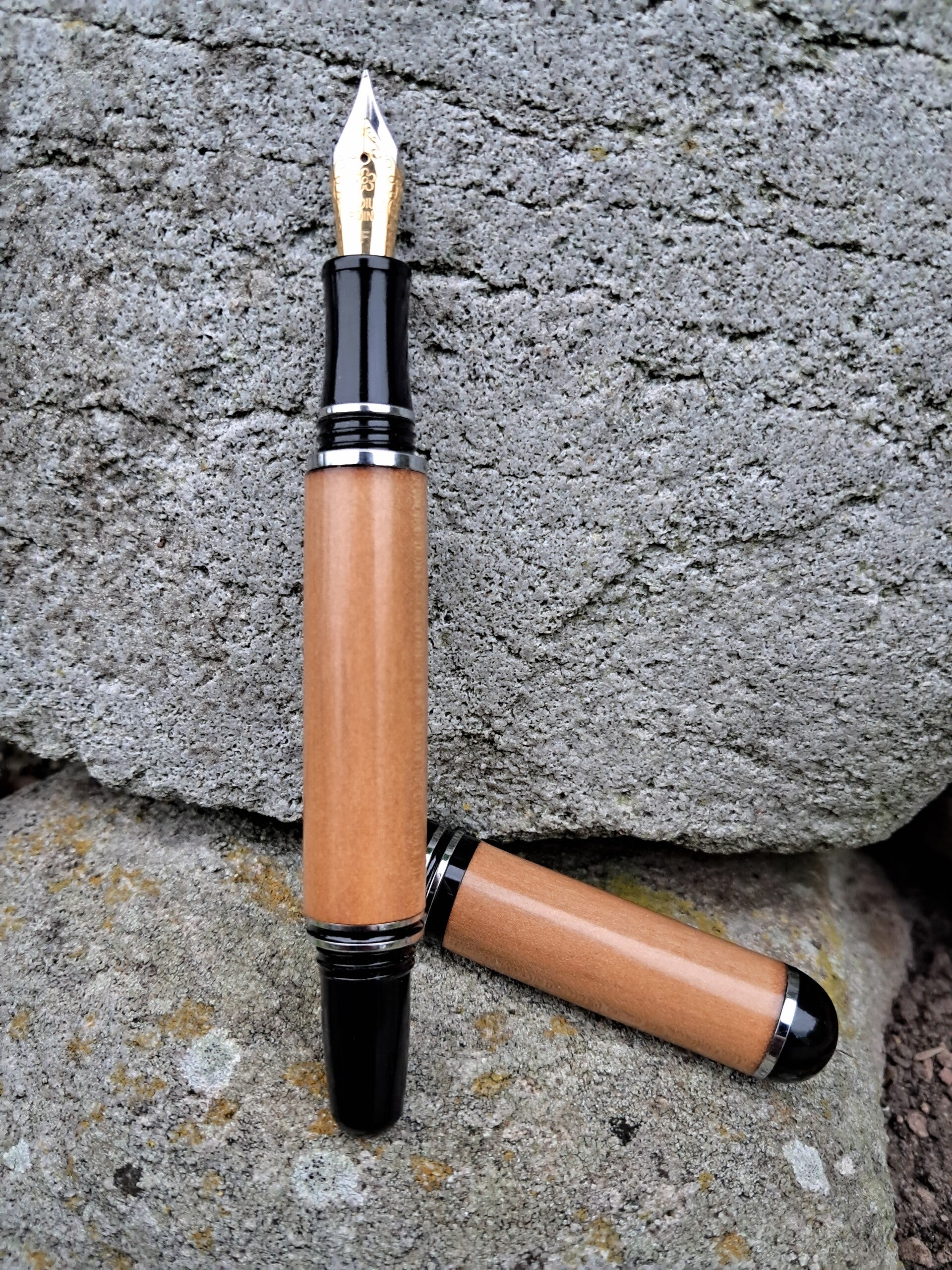 Irish Elm Churchill pen.