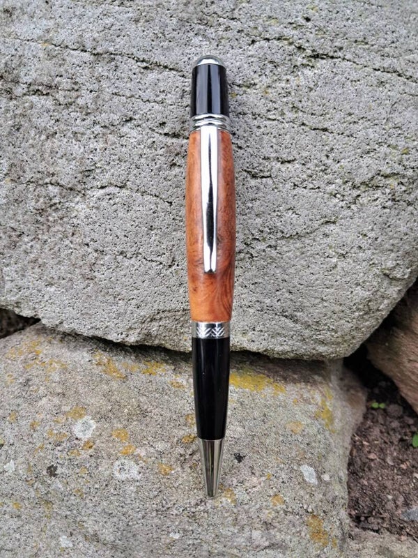 Bog Yew Sierra pen