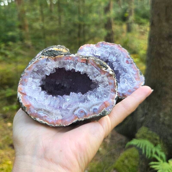Amethist in Agaat geode (setje)