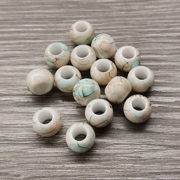 Pieni akryylihelmi Ø 4mm