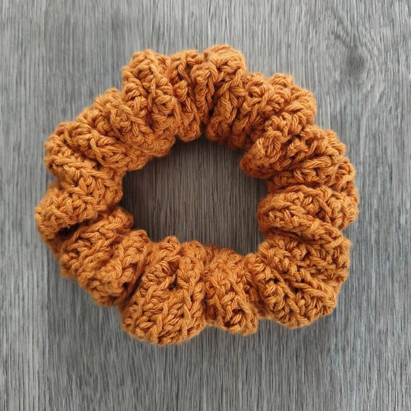 Virkattu iso hiusdonitsi "Ruska II"