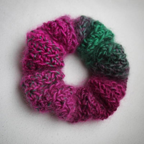 Virkattu hiusdonitsi "Kosmos"