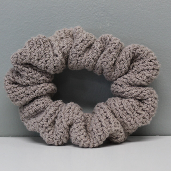 Virkattu iso hiusdonitsi "Kevättalvi II"