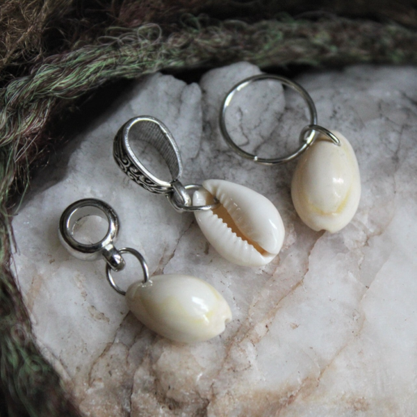 Riipushelmi Simpukka (synteettinen) hopea