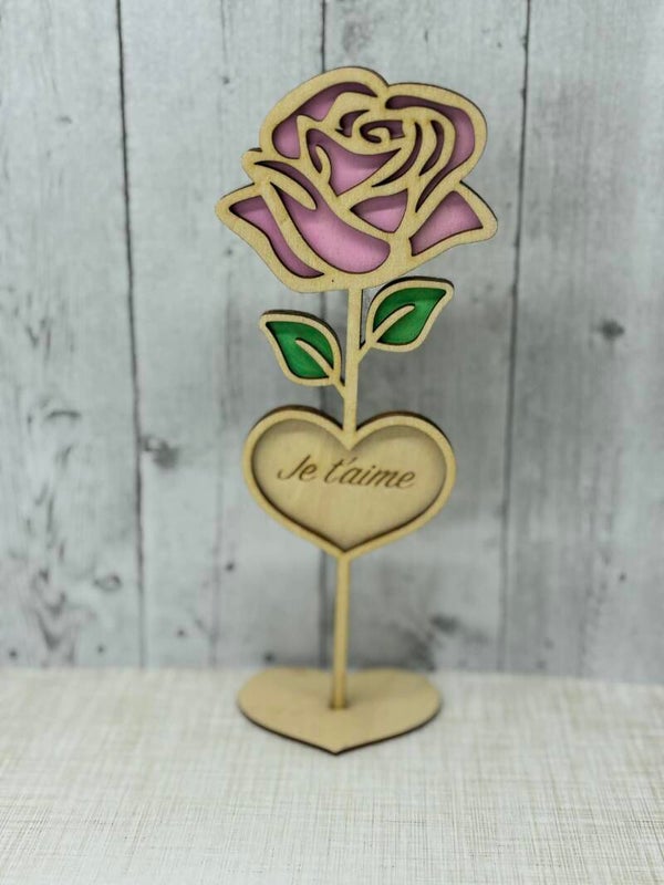 Rose sur socle