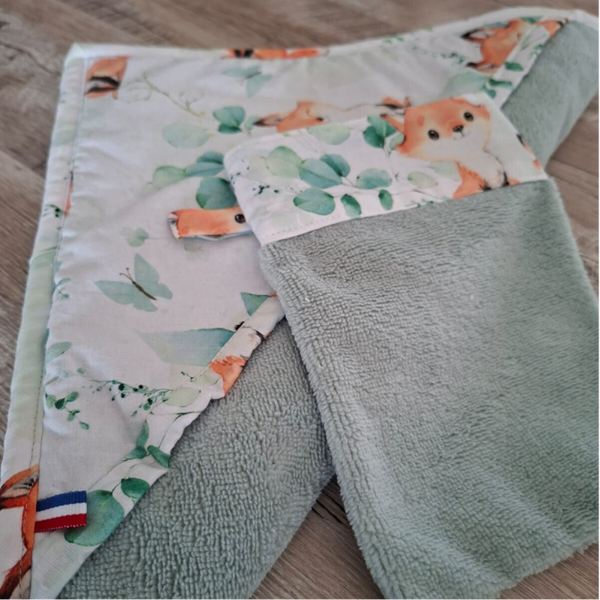 Cape de bain bébé et gant de toilette "Animaux de la forêt"