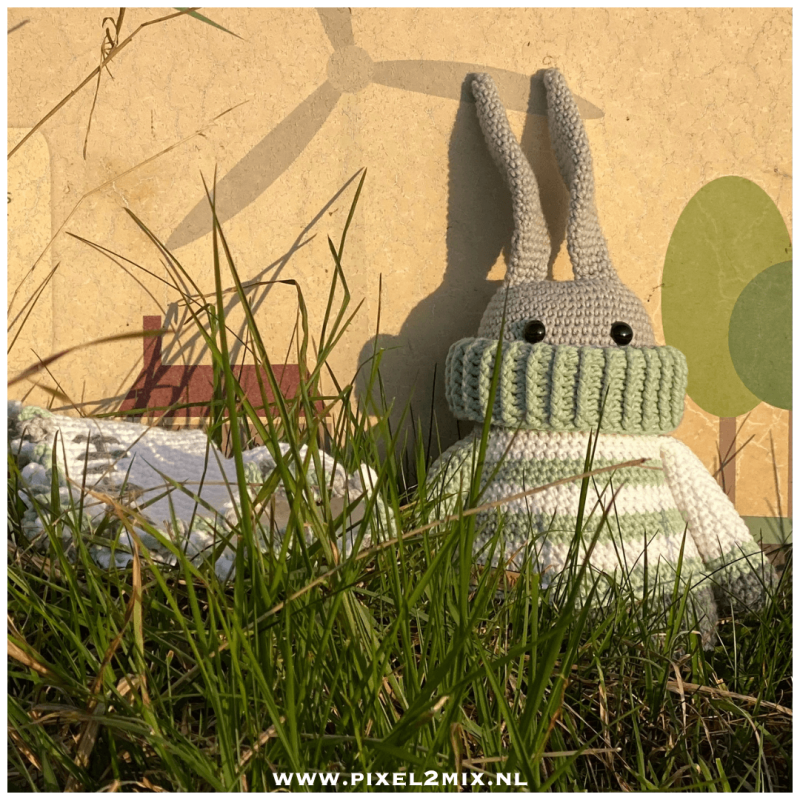 Renzo - Het Konijntje: Amigurumi Konijn Haken, Amigurumi Pasen Haken. Ontdek de betoverende wereld van haakcreaties met Renzo - Het Paaskonijntje, de perfecte toevoeging aan je paasdecoratie! Betoverende haakpatronen van Pixel 2 Mix brengen dit schattige 