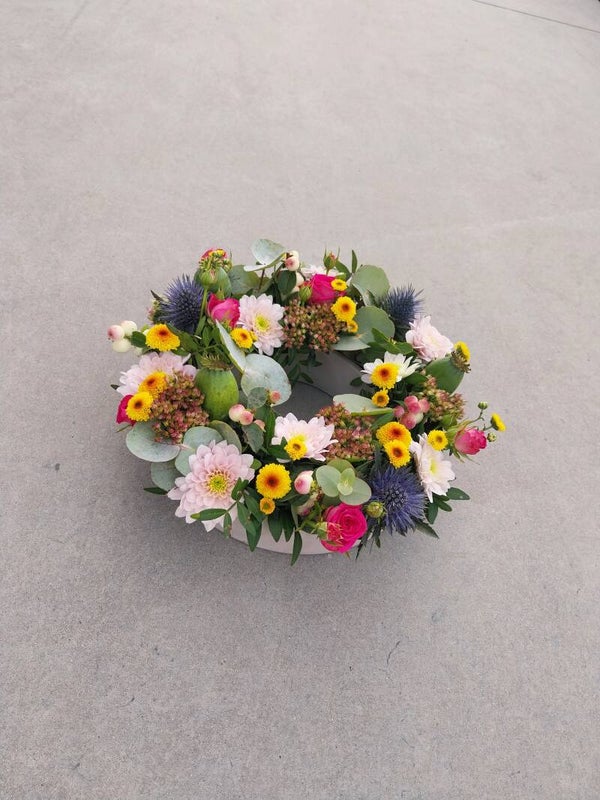 volle krans in basis van beton