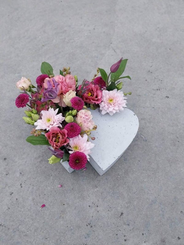Twee harten, één herinnering - 27 cm - beton