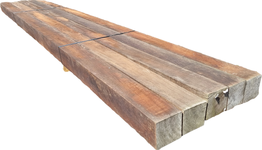 Hardhouten palen / balken - fijnbezaagd 15.0x15.0 cm 7 stuks 4.00 meter € 630,- inclusief BTW Paknummer: HB5