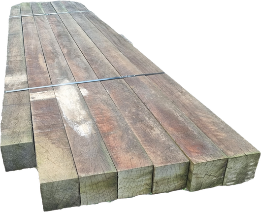 Hardhouten palen / balken - fijnbezaagd 12.0x12.0 cm 1 stuk 3.00 meter 6 stuks 3.55 meter € 350,- inclusief BTW Paknummer: HB8