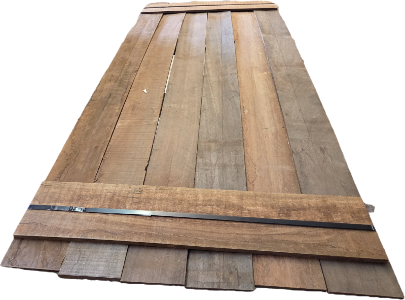 Hardhouten planken  Fijnbezaagd