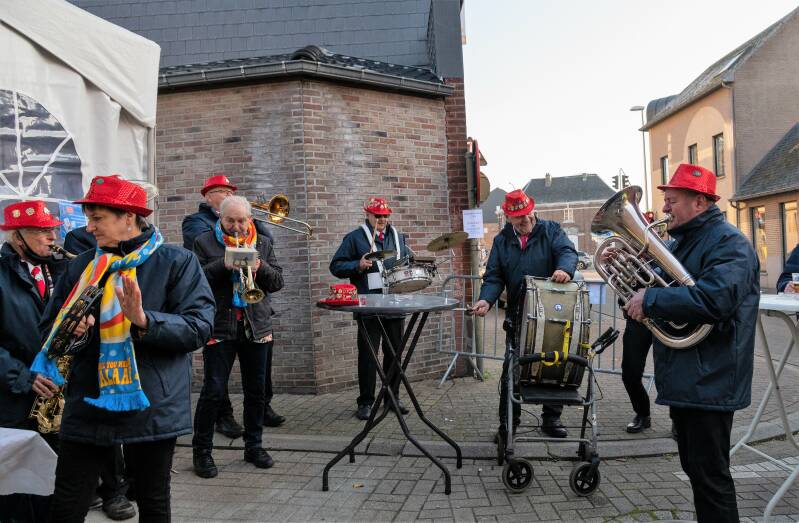 openingcarnaval11-11-2110van121.jpg