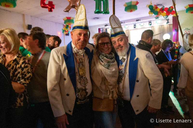 openingcarnaval11-11-21114van121.jpg