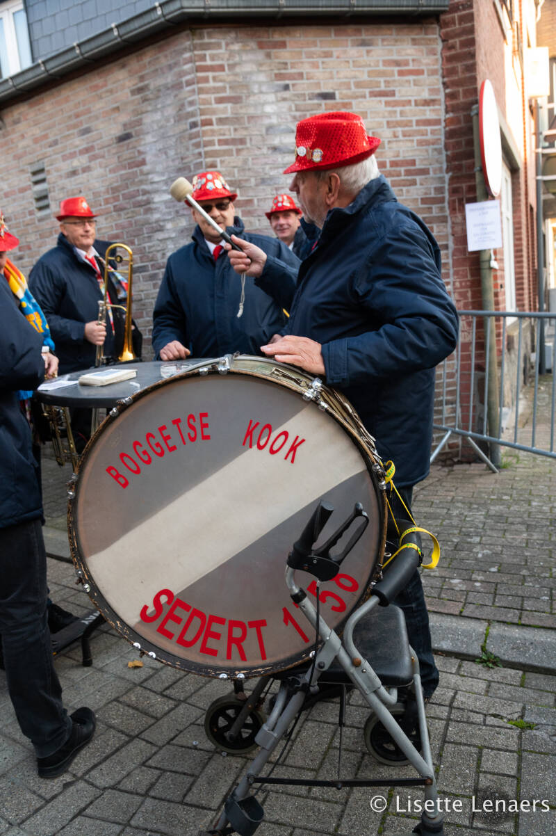 openingcarnaval11-11-218van121.jpg