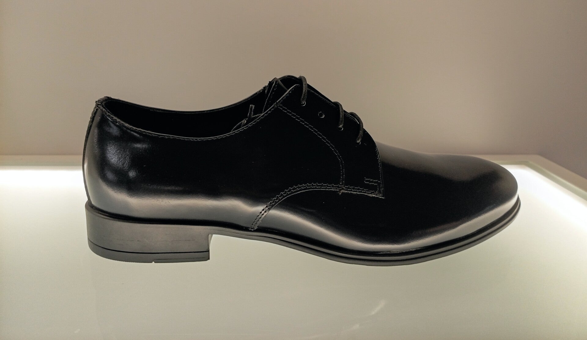Enry Hobb's Derby Blu