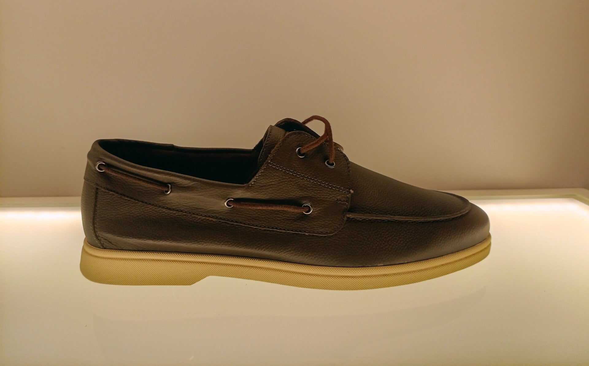 Modello Barca Frau Pelle brown
