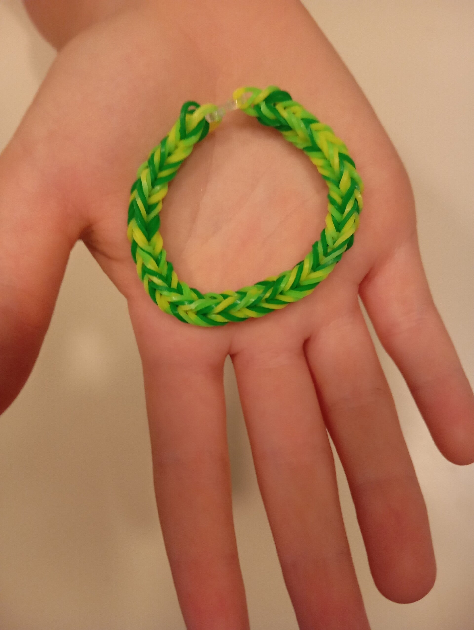Pulsera de goma color bosque