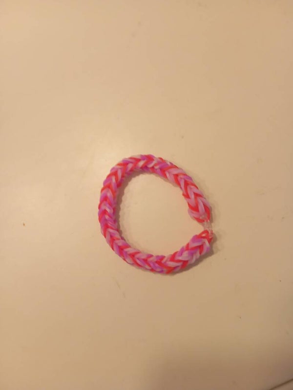 Pulsera de goma acaramelada