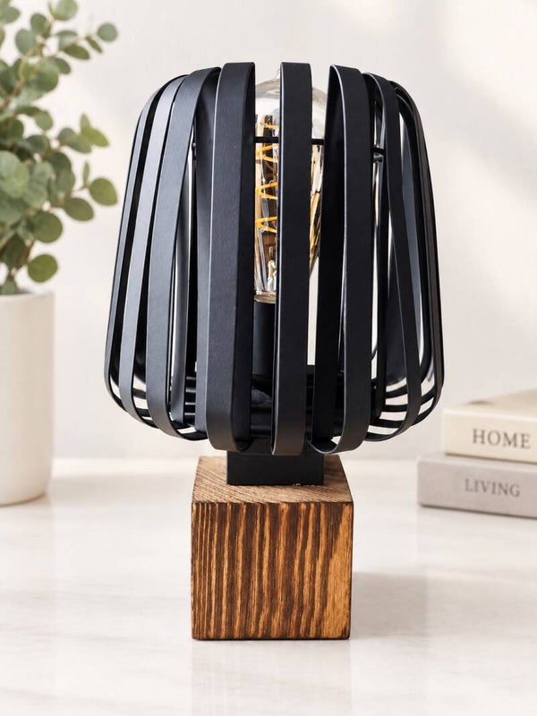 Handgefertigte Design-Tischlampe aus geflammtem Holz – Unikat (E27, 31 cm)