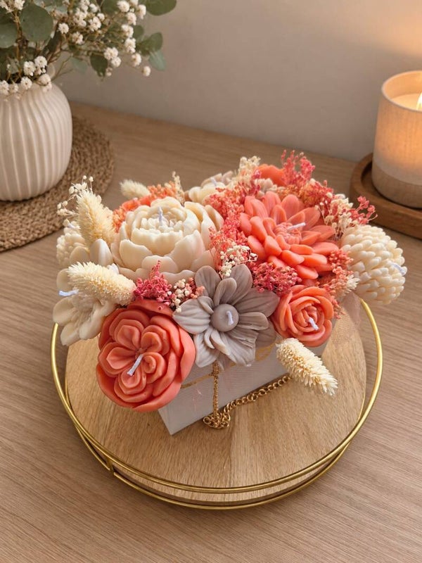 Tasche mit Blumen aus Sojawachs in Pfirsichfarbe
