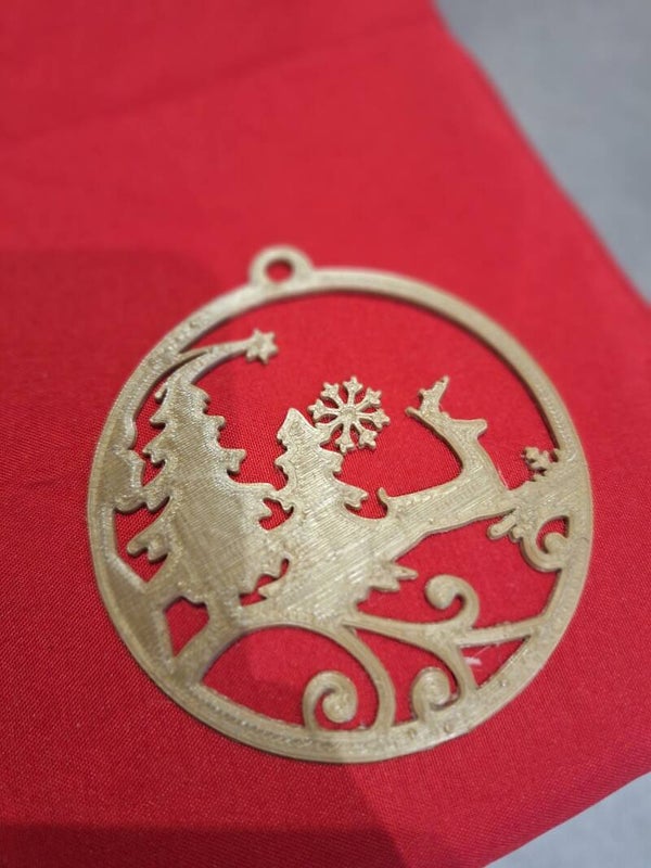 Boule de Noel avec cerf et sapin