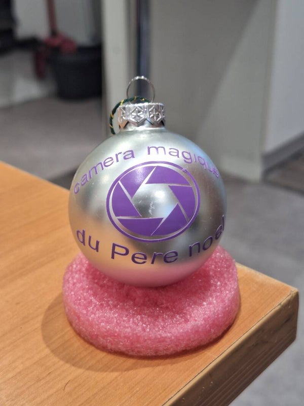 Boule de Noel caméra magique du père noël