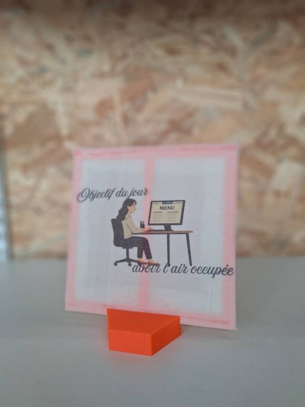 Motif "objectif du jour, avoir l'air occupée"