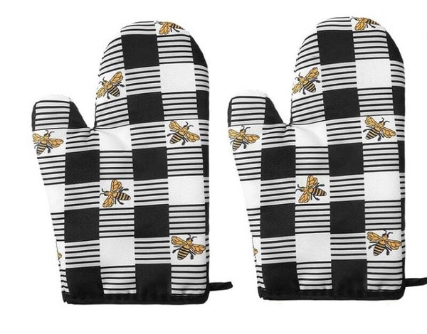 Honeybee Black/White Check Oven Mitt Set
