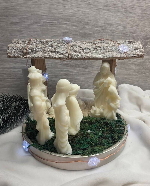 ✨ Handgemachte Weihnachtskrippe – mit Liebe zum Detail gestaltet 🎄