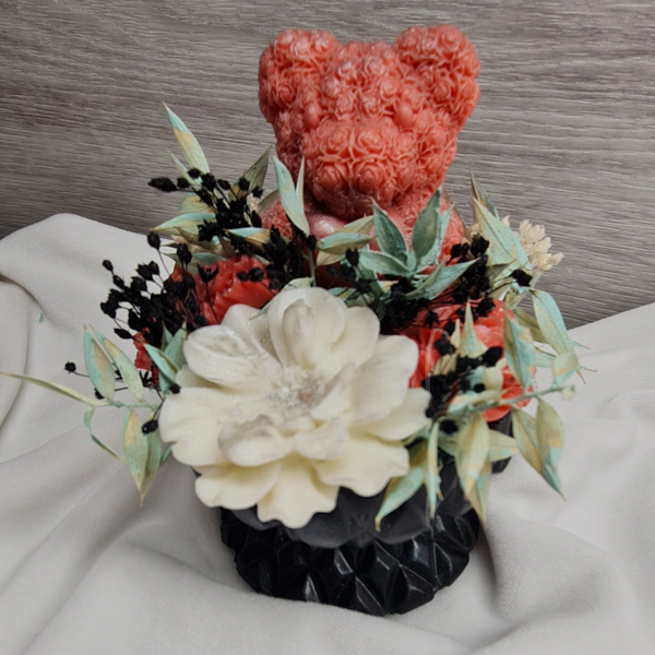 Blumengesteck „Rosenteddy“ – Liebe mit silbernem Glanz